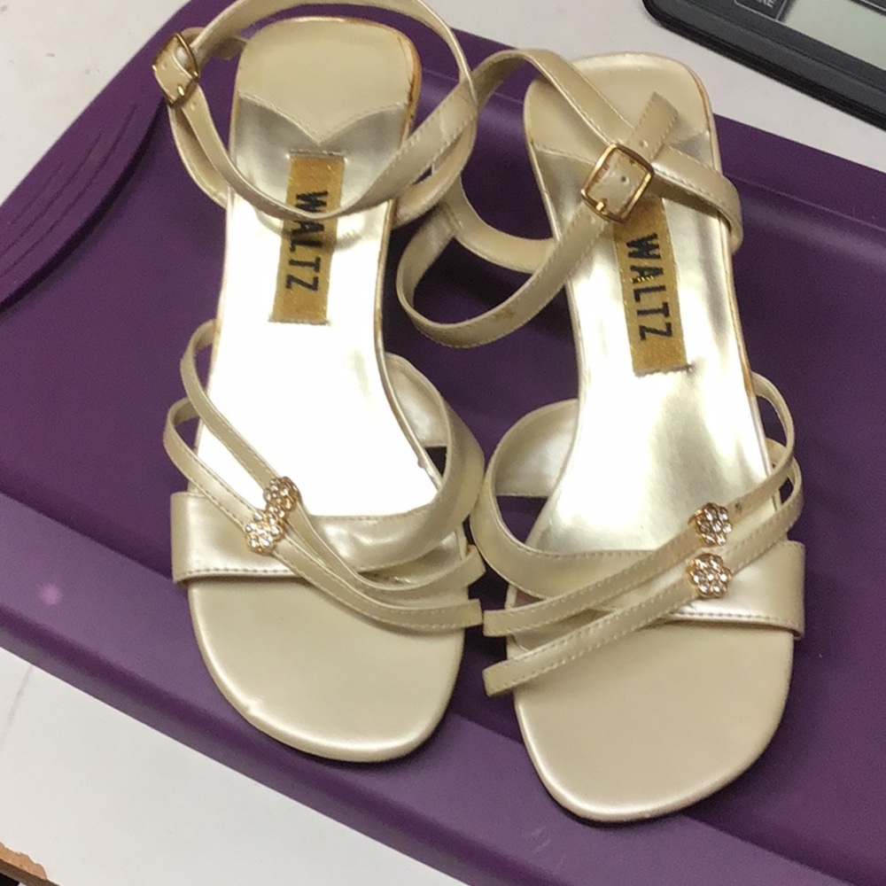 WALTZ heel shoes strappy w/rhinestones 6 1/2  beige